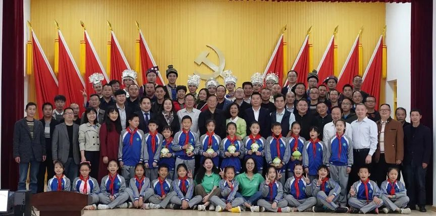 教师界的宝藏群体要出道了？