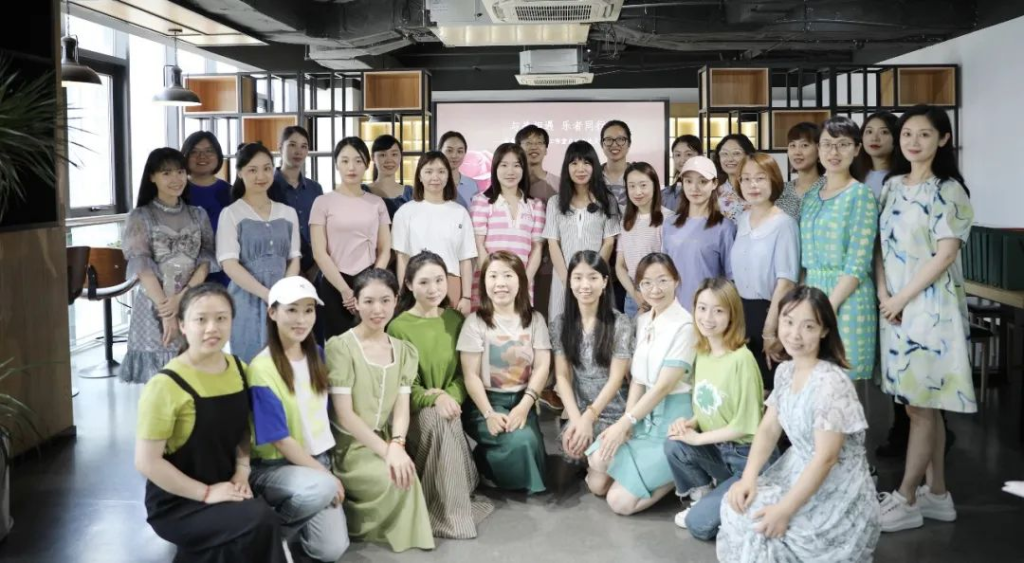 做“音乐旅行者”，在《沃尔塔瓦河》中畅游
