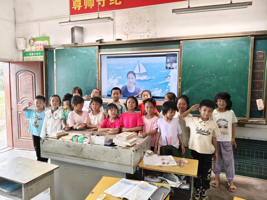 乡村美育E课堂第十六周周记|乐韵泛舟漾童真 歌声叙事绘童趣