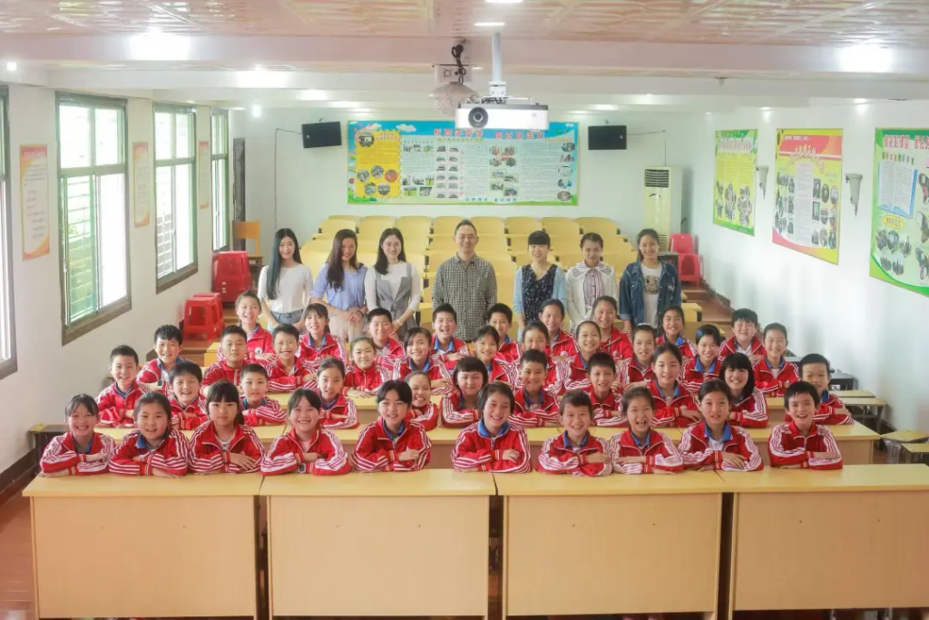 童声背后的故事|木梯上的远方,从乡村田野到国际舞台