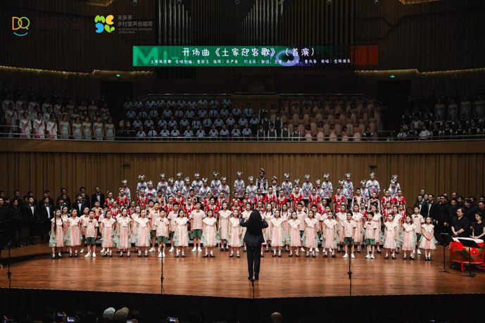 从利川到长沙，这群孩子的歌声响彻专业音乐厅