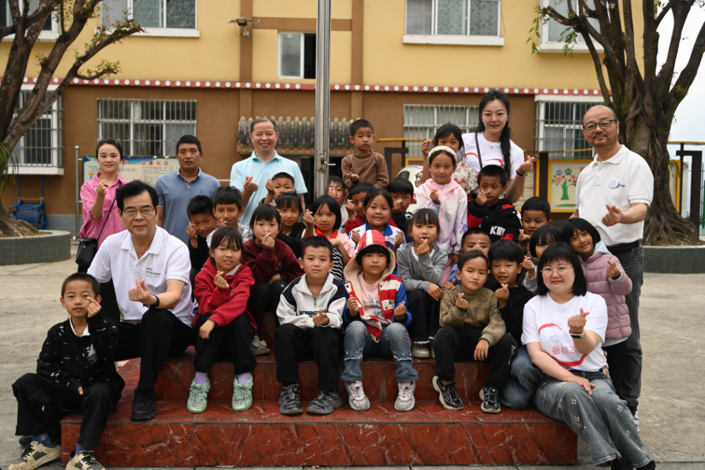音乐公益行｜“河流·孩子”添富小学合唱团公益项目走进云南怒江